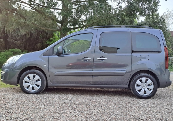 Citroen Berlingo cena 36900 przebieg: 121484, rok produkcji 2017 z Poznań małe 277